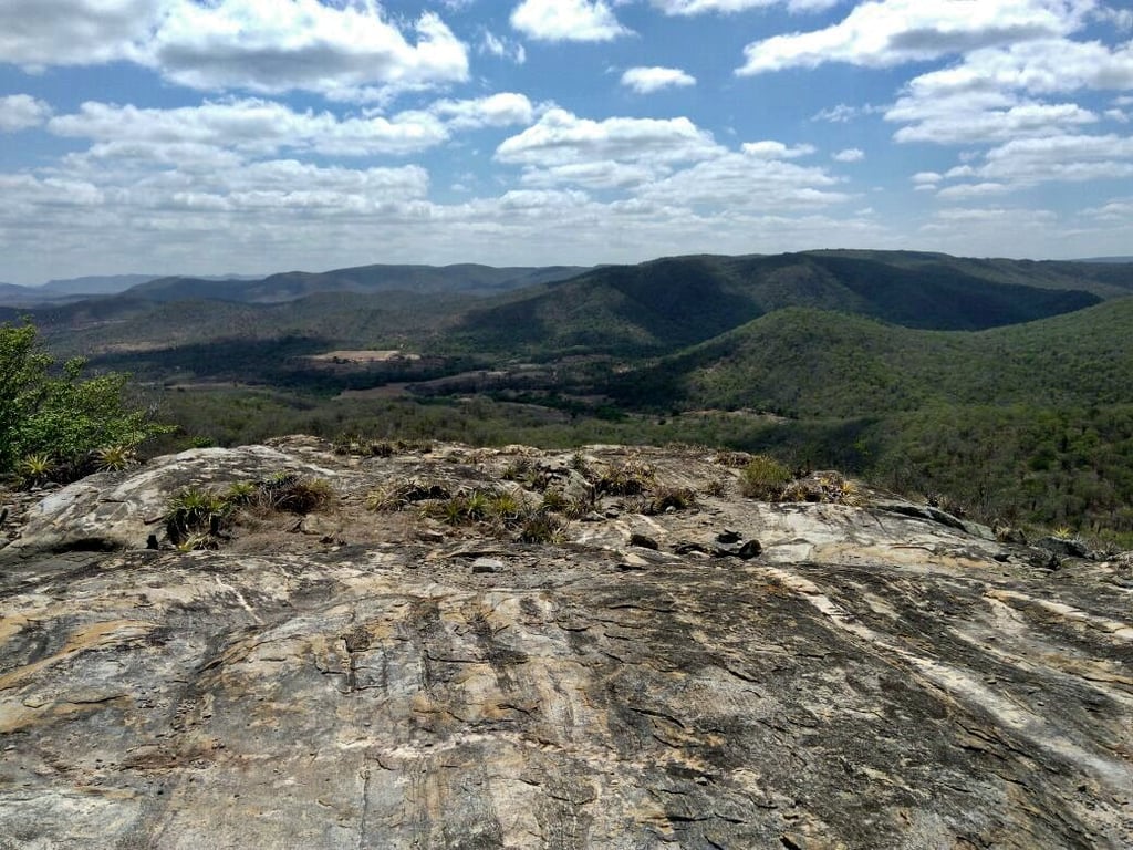 Vista panorâmica de Jaçanã, no Agreste Potiguar, com relevo serrano ao fundo