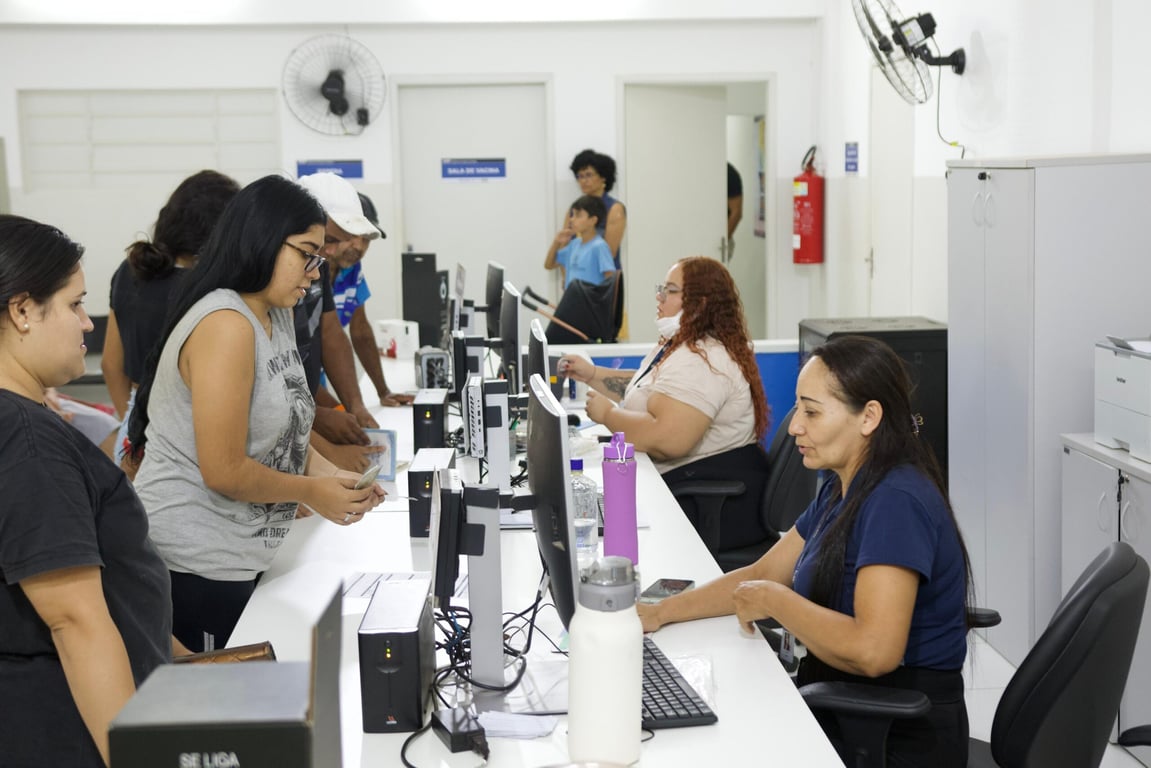 Recepção em unidade de saúde com atendimento ao público