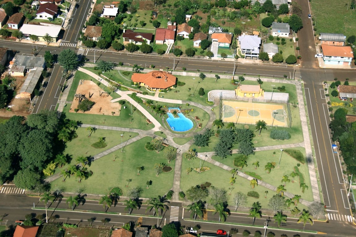 Vista aérea da praça central de São José do Inhacorá RS