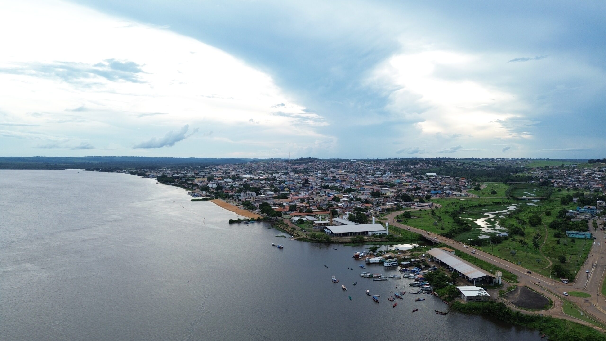 Vista aérea de Altamira, no Pará, às margens do Rio Xingu