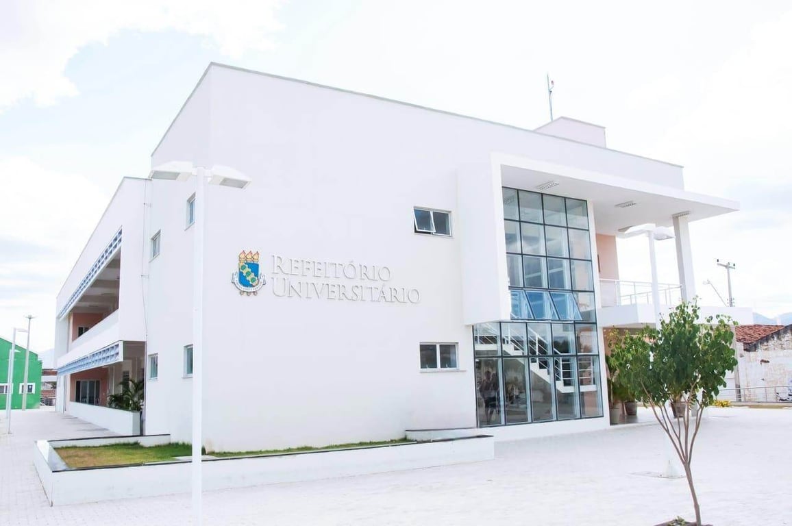 Ambiente acadêmico no campus da UFC em Sobral