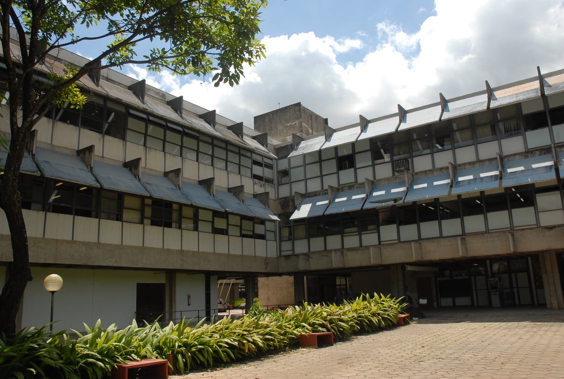 Fachada da Escola de Veterinária da UFMG