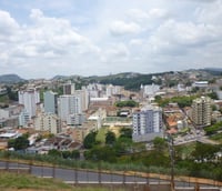 Vista aérea de Muriaé MG (Foto: Claudio Carvalho/Wikipedia).