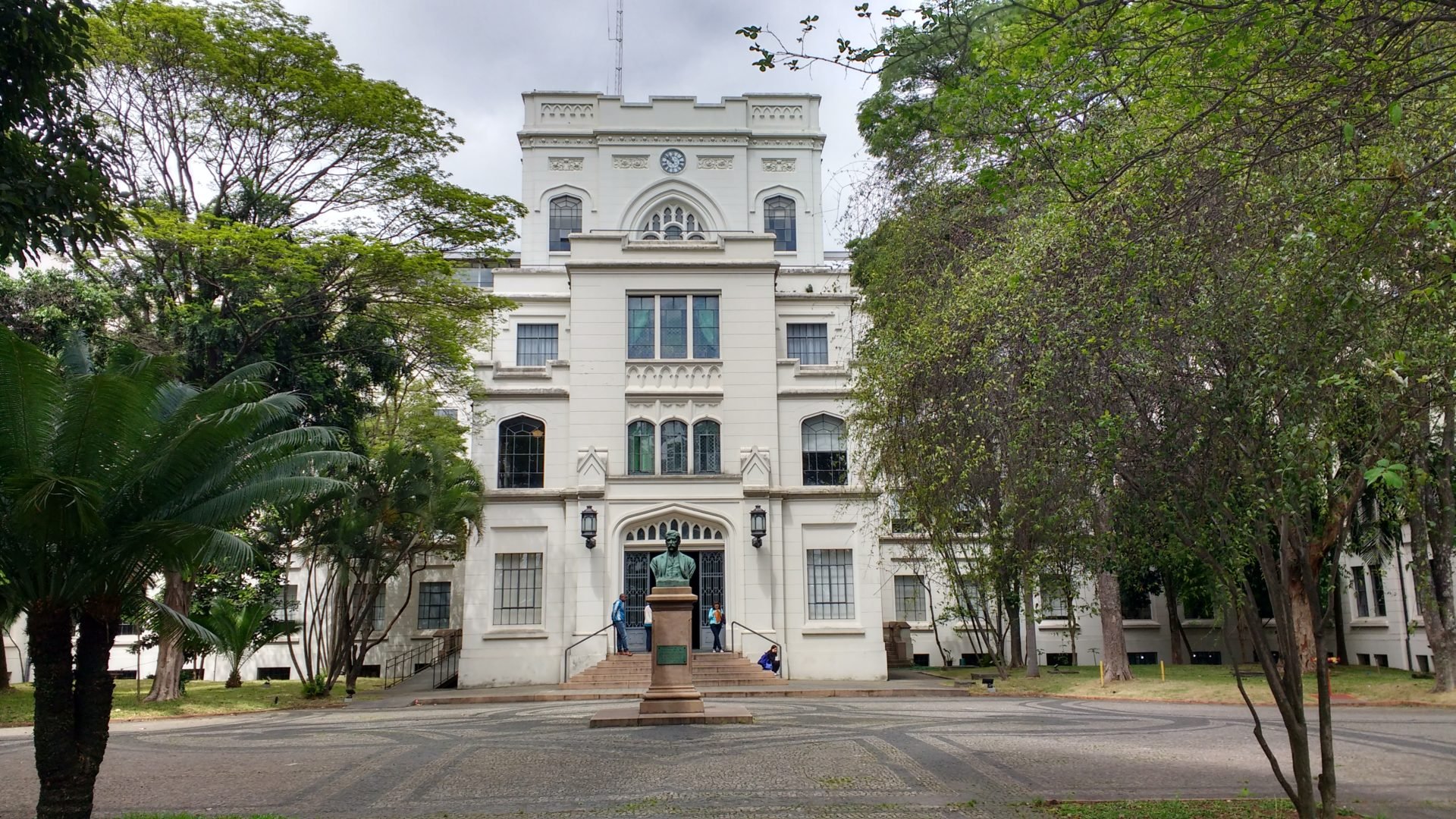 É uma imagem do post com o título Concurso Faculdade de Medicina USP abre 1 vaga para professor doutor