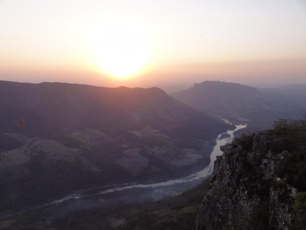 Paisagem rural na Região das Missões, no interior do Rio Grande do Sul, ao entardecer