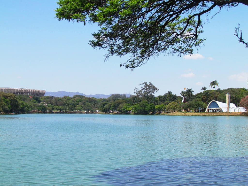 Lagoa da Pampulha, cartão-postal de Belo Horizonte, cidade-sede da UFMG