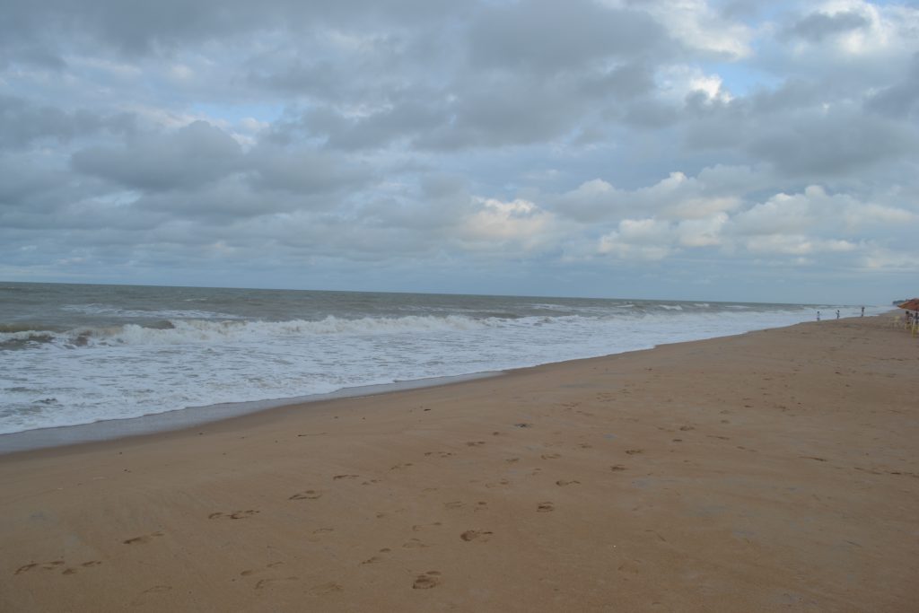 Orla de praia em São Mateus, litoral norte capixaba