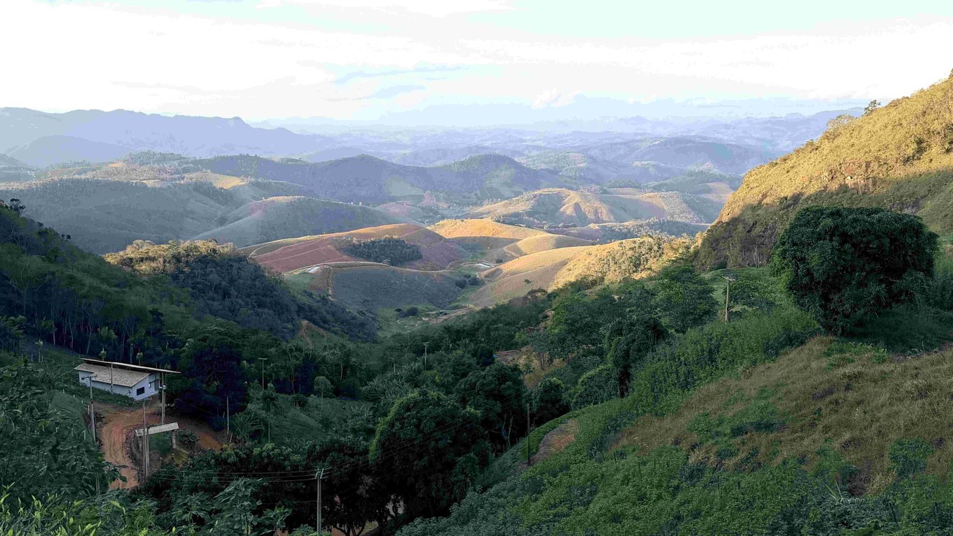 Colinas da Mata Atlântica e paisagem serrana de Santa Teresa ES