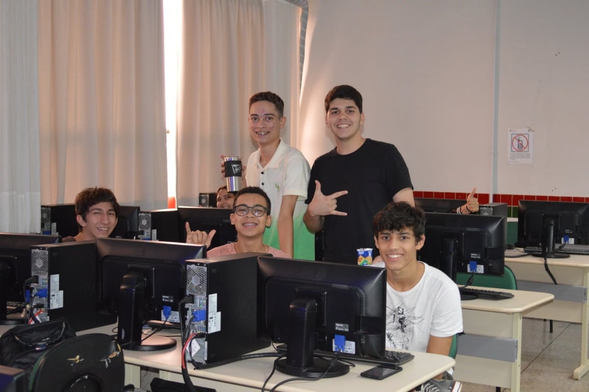 Sala de aula em instituição pública, referência ao ambiente docente