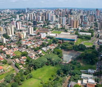 Vista aérea urbana de Ibiporã e Região Metropolitana de Londrina PR.