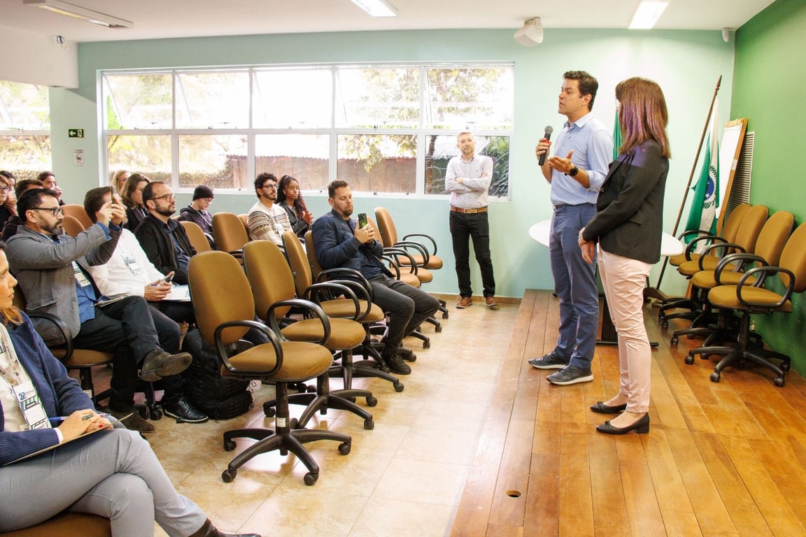 Profissionais do serviço público em evento de capacitação