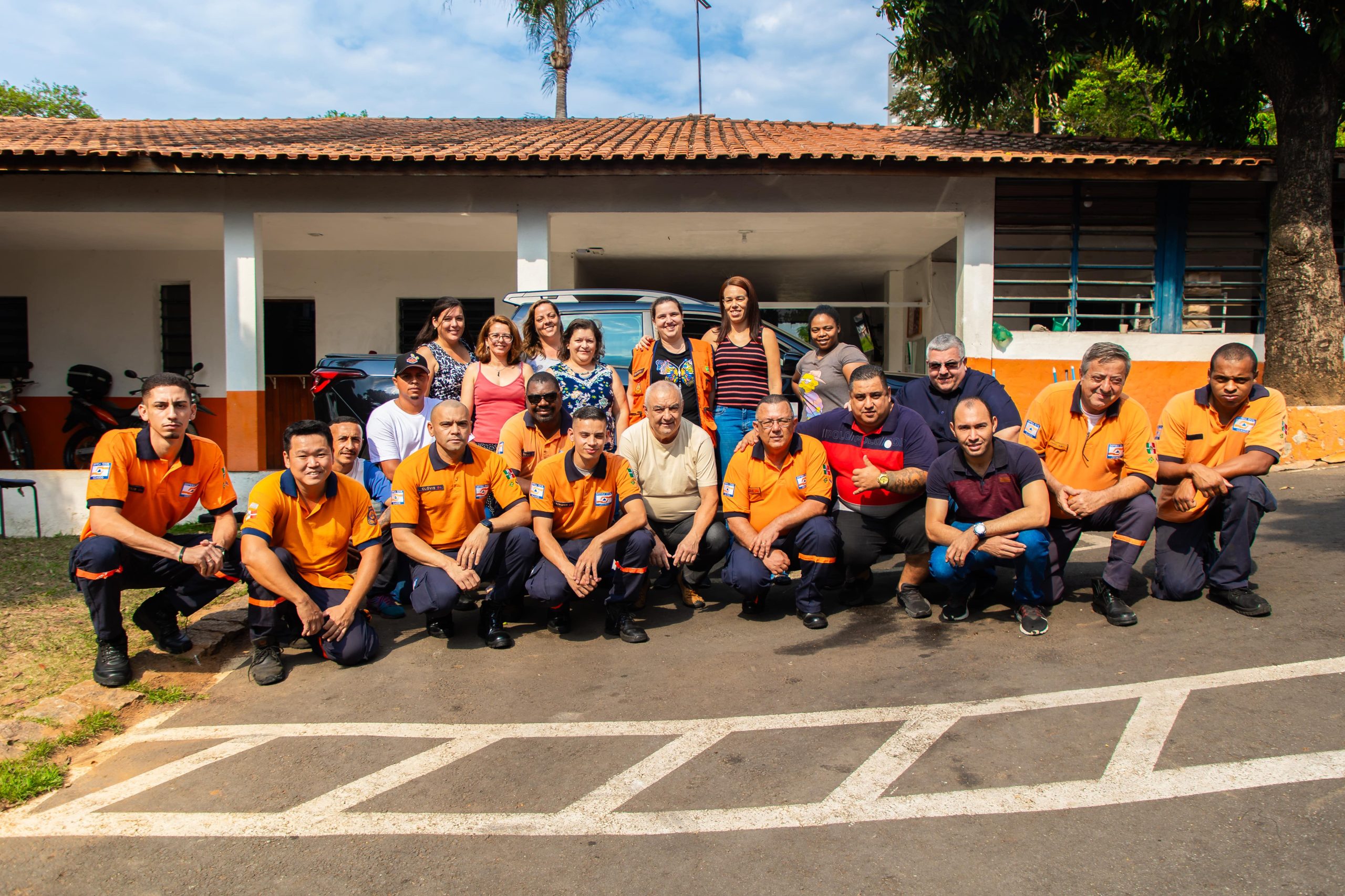 Agentes da Defesa Civil em ação (imagem ilustrativa)