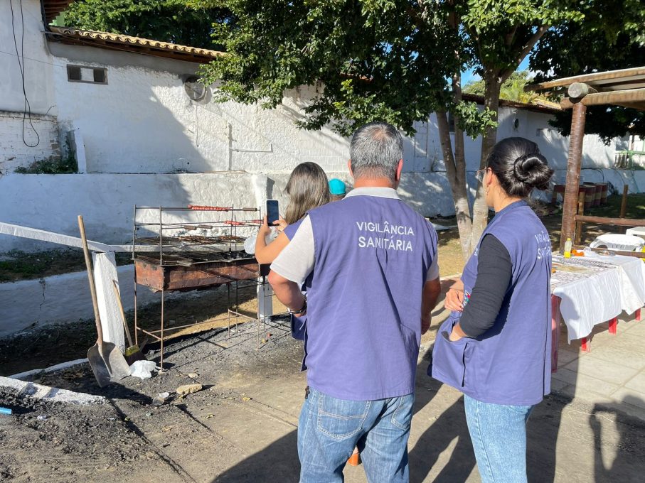 Inspeção sanitária em estabelecimento de alimentos.