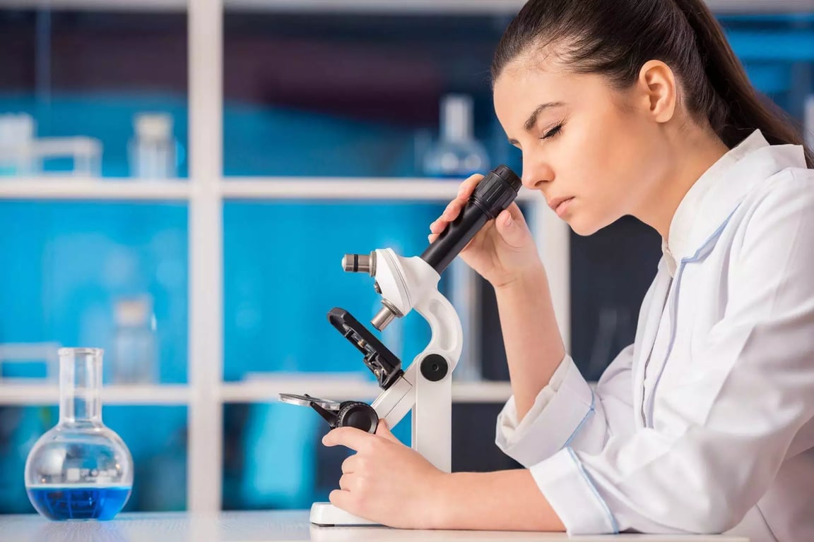 Ambiente acadêmico de ciência em laboratório universitário