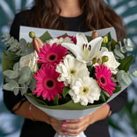 Vivid Flower Bouquet — view 3