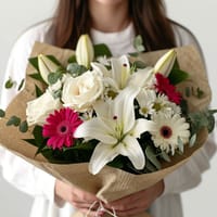 Vivid Flower Bouquet — view 4