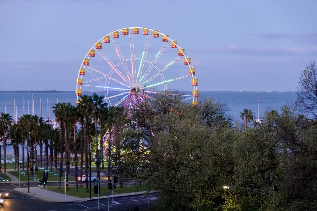 The Ferris wheel on the Geelong waterfront at twilight