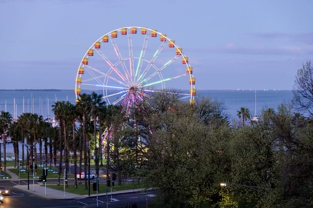 The Ferris wheel on the Geelong waterfront at twilight