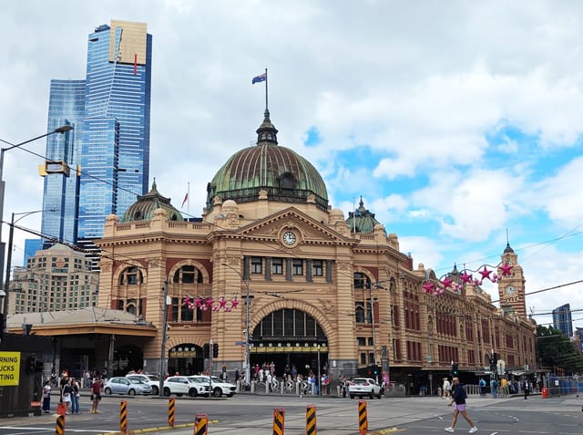 Flinders Street Station, Melbourne, with the city skyline behind