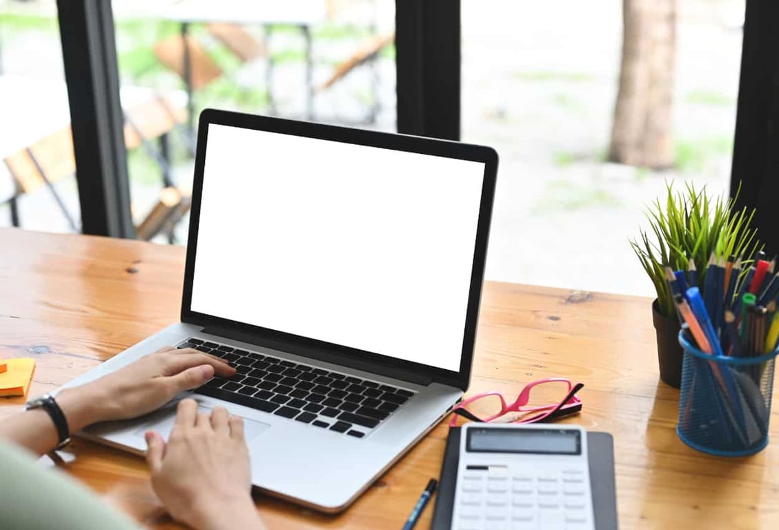 virtual assistant working