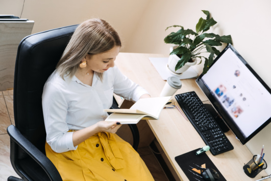 virtual assistant reading notes