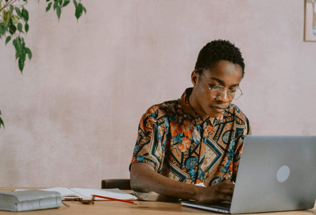 virtual assistant working using AI