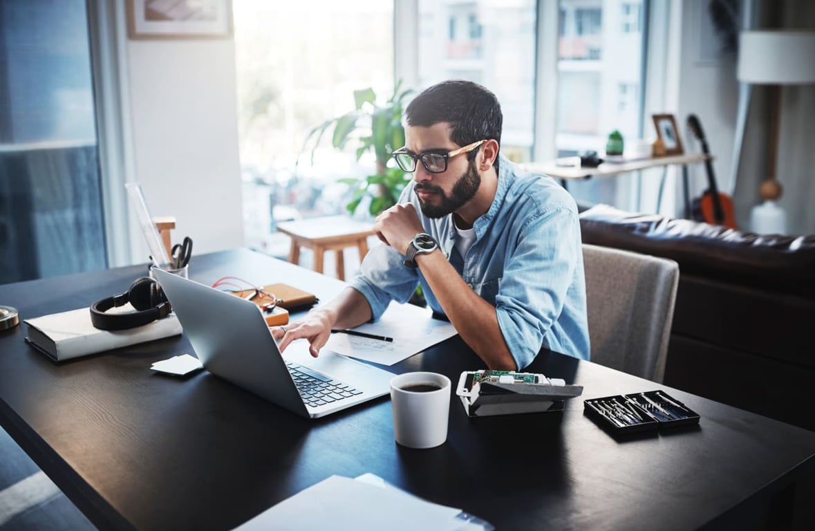 virtual assistant working