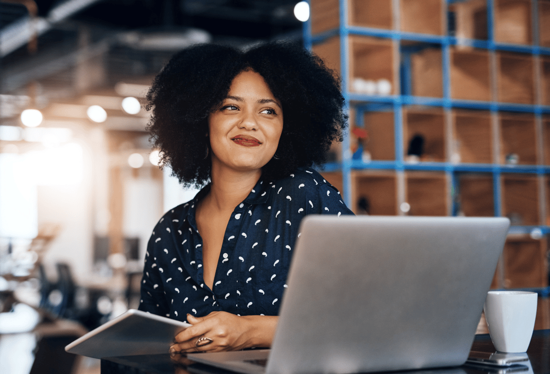 virtual assistant smiling, workspace