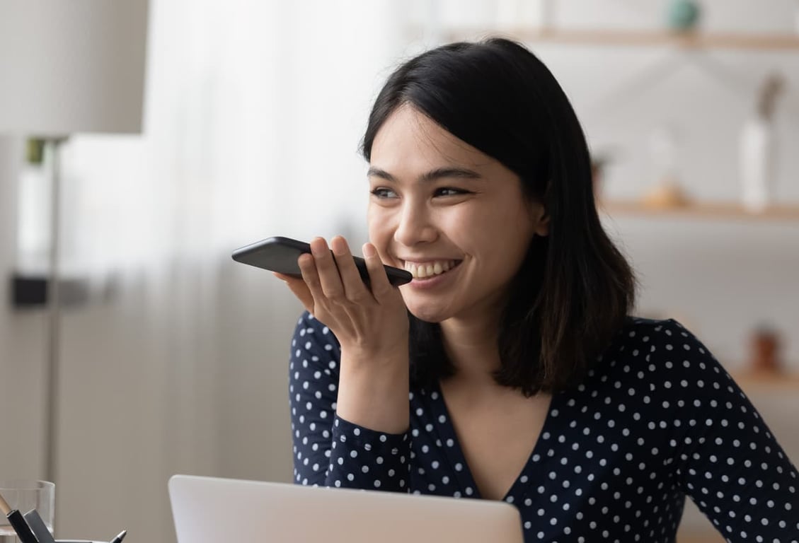 virtual assistant communicating with the team
