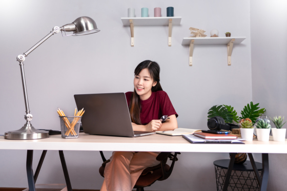 Virtual assistant on video call