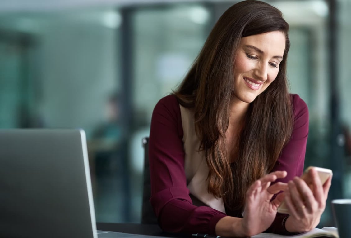 A virtual assistant assisting customers