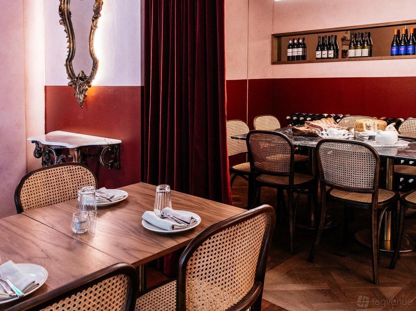 Private Mezzaine at Mille Vini photo 4