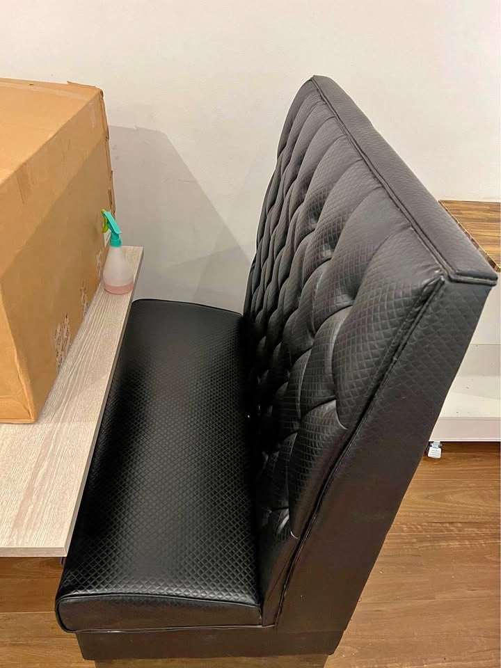 Restaurant sofa photo 2