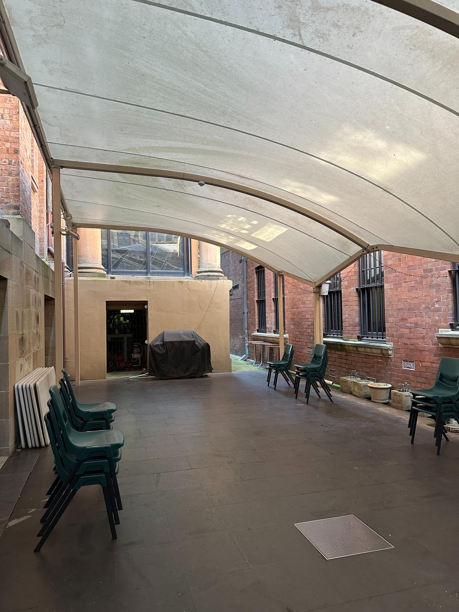 Covered Courtyard at Jardin St James photo 4
