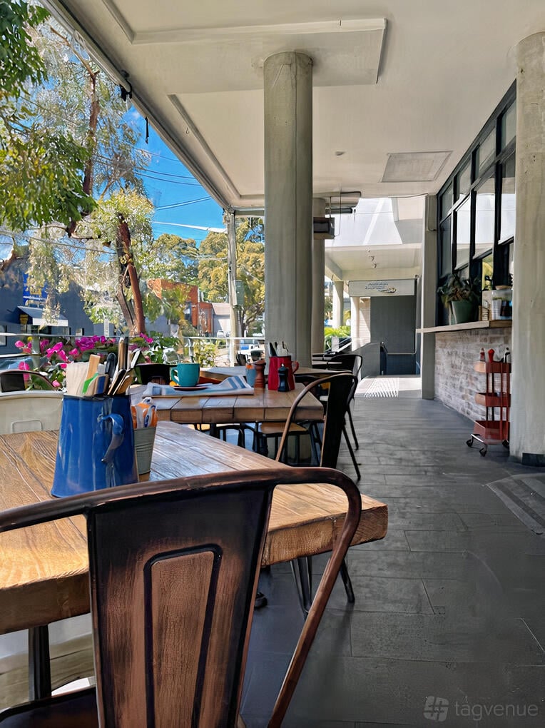 Charming Terrace at Eggspresso photo 4