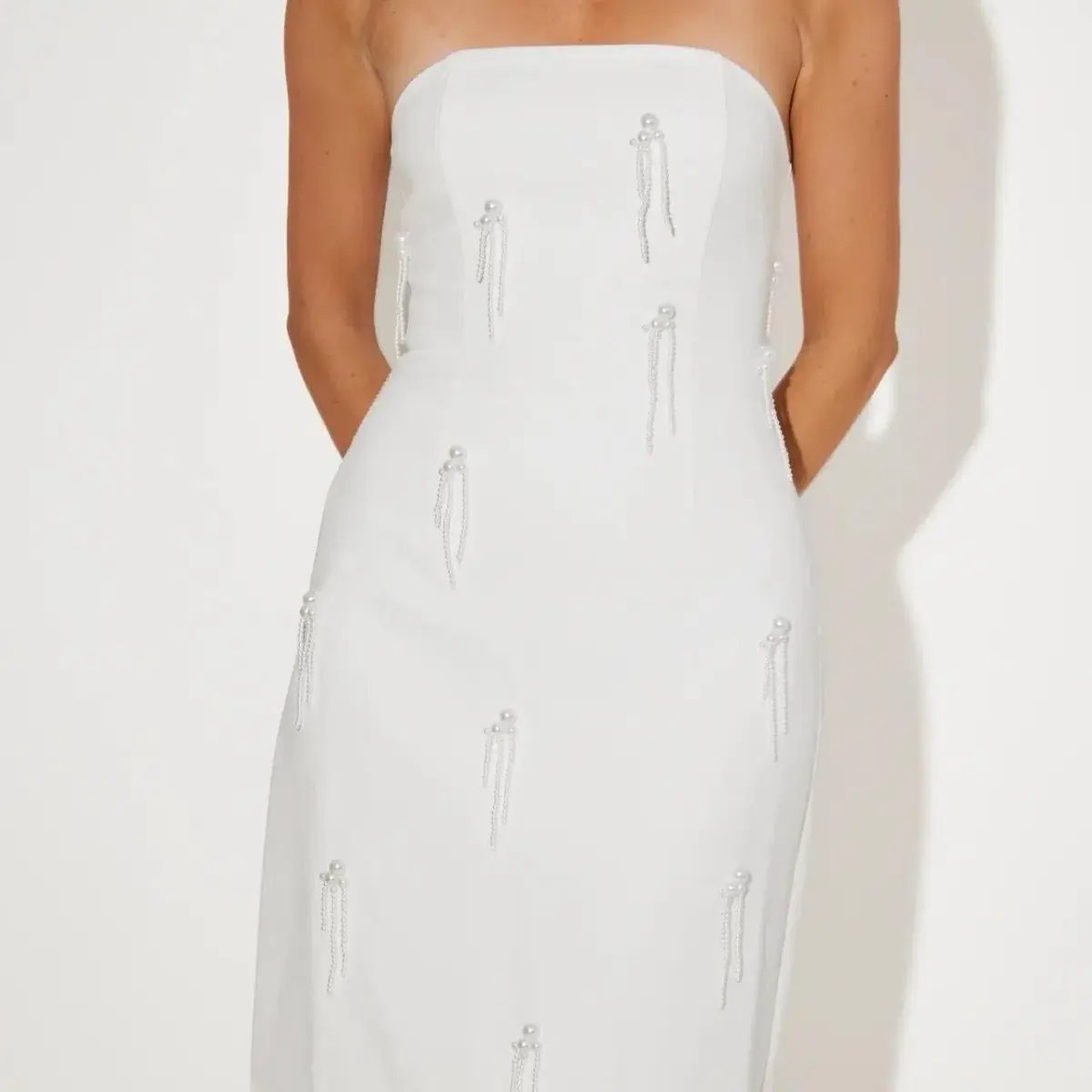 Odd Muse - Ultimate Muse Embellished Midi Dress White Size 8 or S photo 2