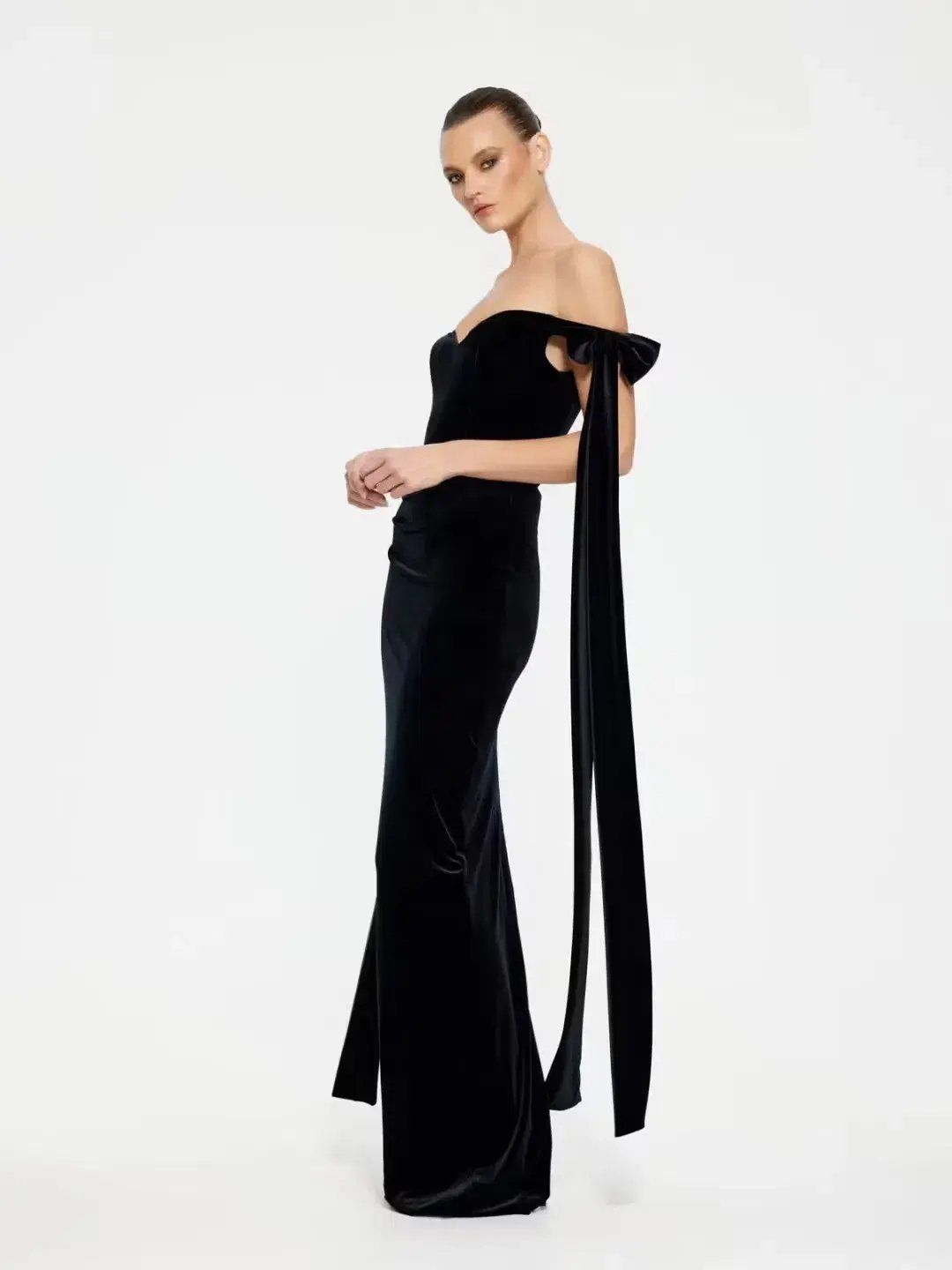 Effie Kats Ginger Gown in Black Velvet Size 10 photo 3
