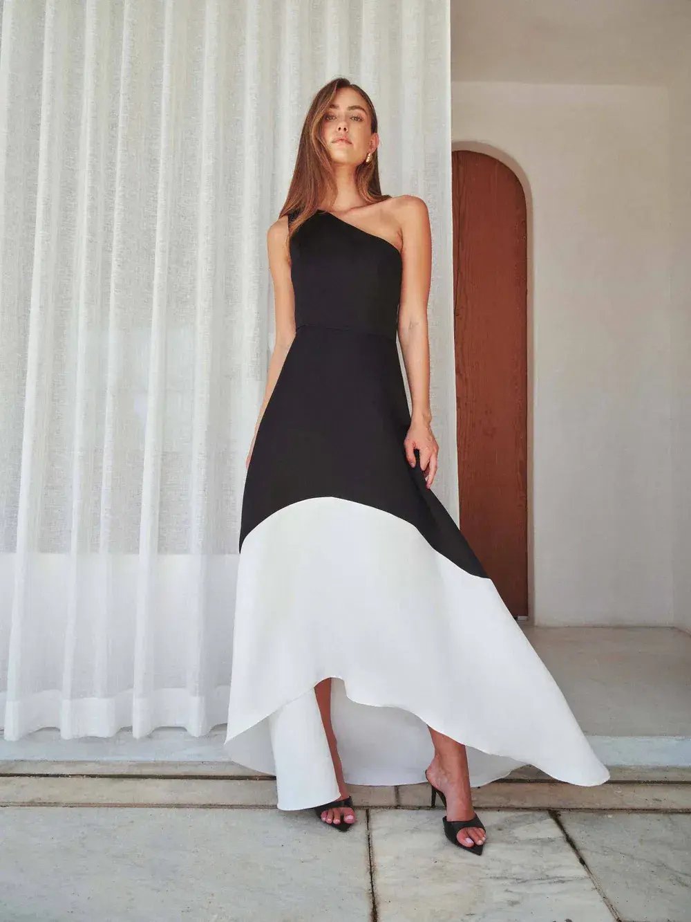 Elliat - Sorrel One Shoulder Gown in Black & White - Size 10 photo 2