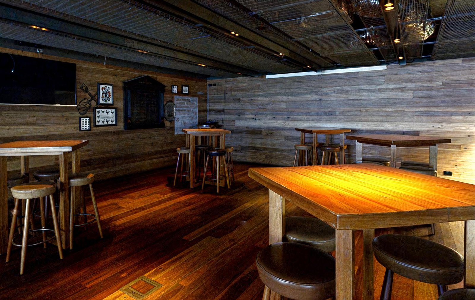 River Room at The Charming Squire photo 4