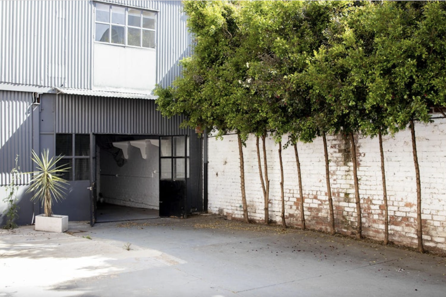 LARGE STUDIO WAREHOUSE SPACE photo 3