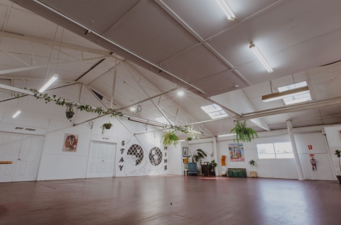 5x4m studio within larger woodworking factory photo 7