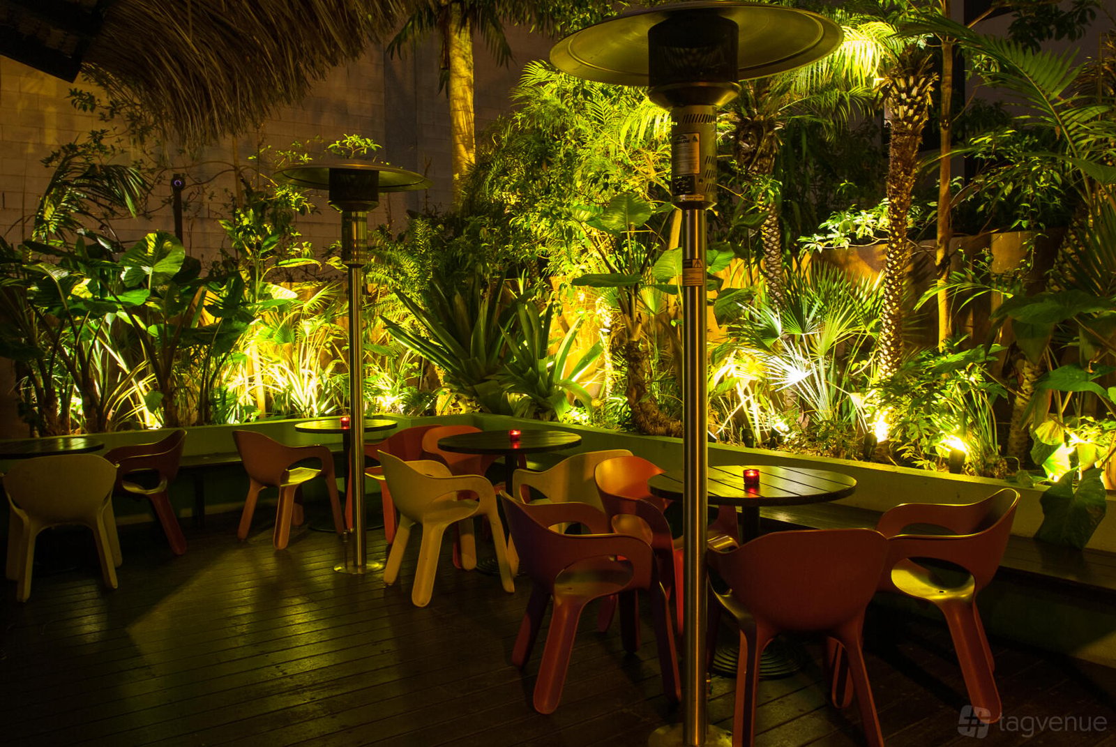 Hasti Bala and Deck Bar at The Carlton Club Hotel photo 3