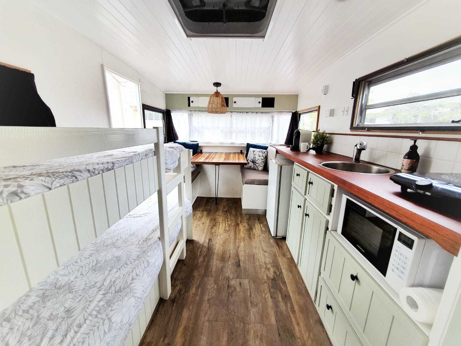 'Van Go' Caravan (air-conditioning) photo 11