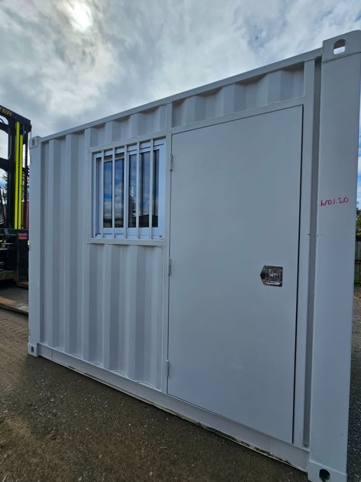 20FT CONTAINER HIRE ON YOUR PROPERTY - MORAYFIELD photo 7