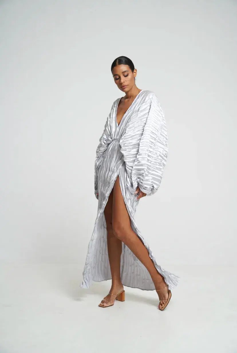 L'idee De Luxe Gown in Metallic Size AU 8 photo 4