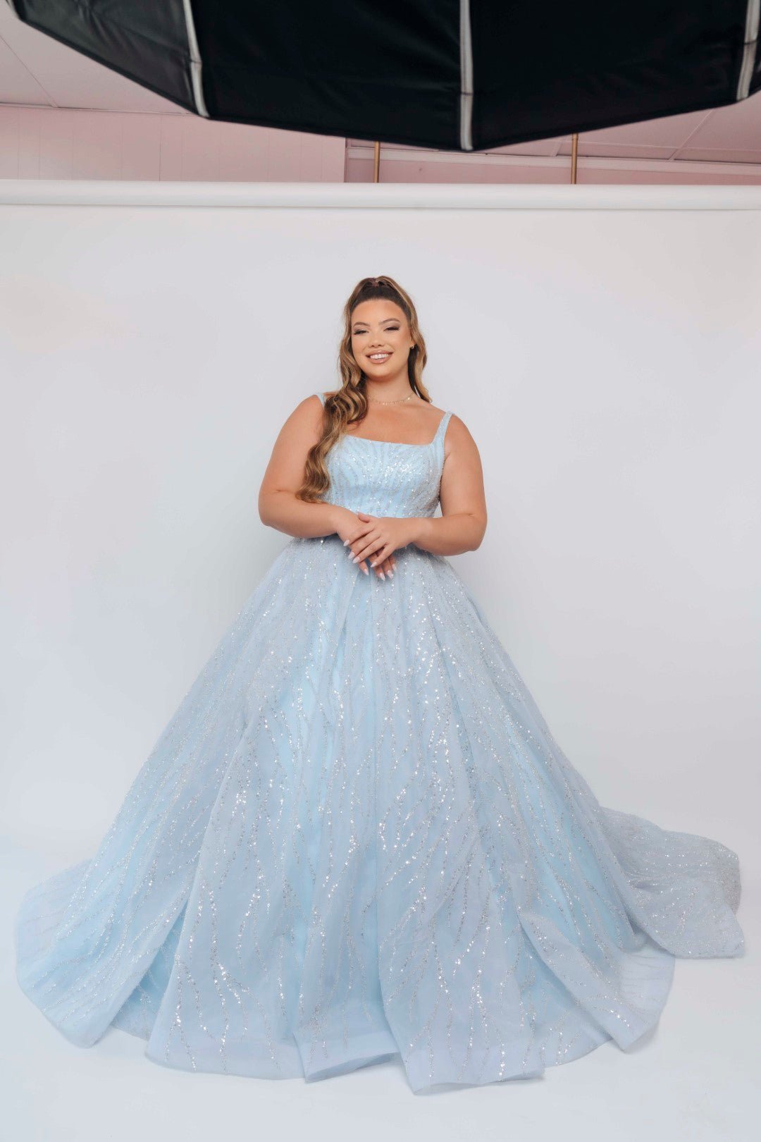 CINDERELLA BALLGOWN BLUE photo 3