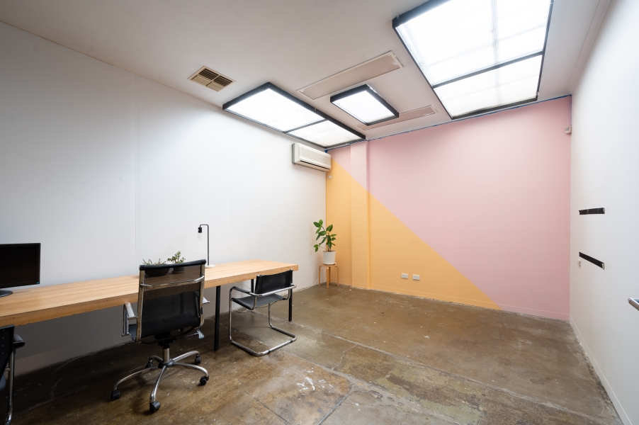 Large Private Studio photo 3