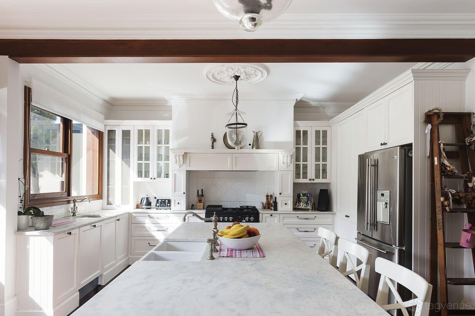 Entire Venue at Modern Luxury Home with High Ceilings photo 9