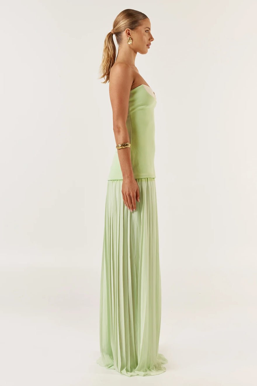 She is Olla Nicolette Dress photo 4