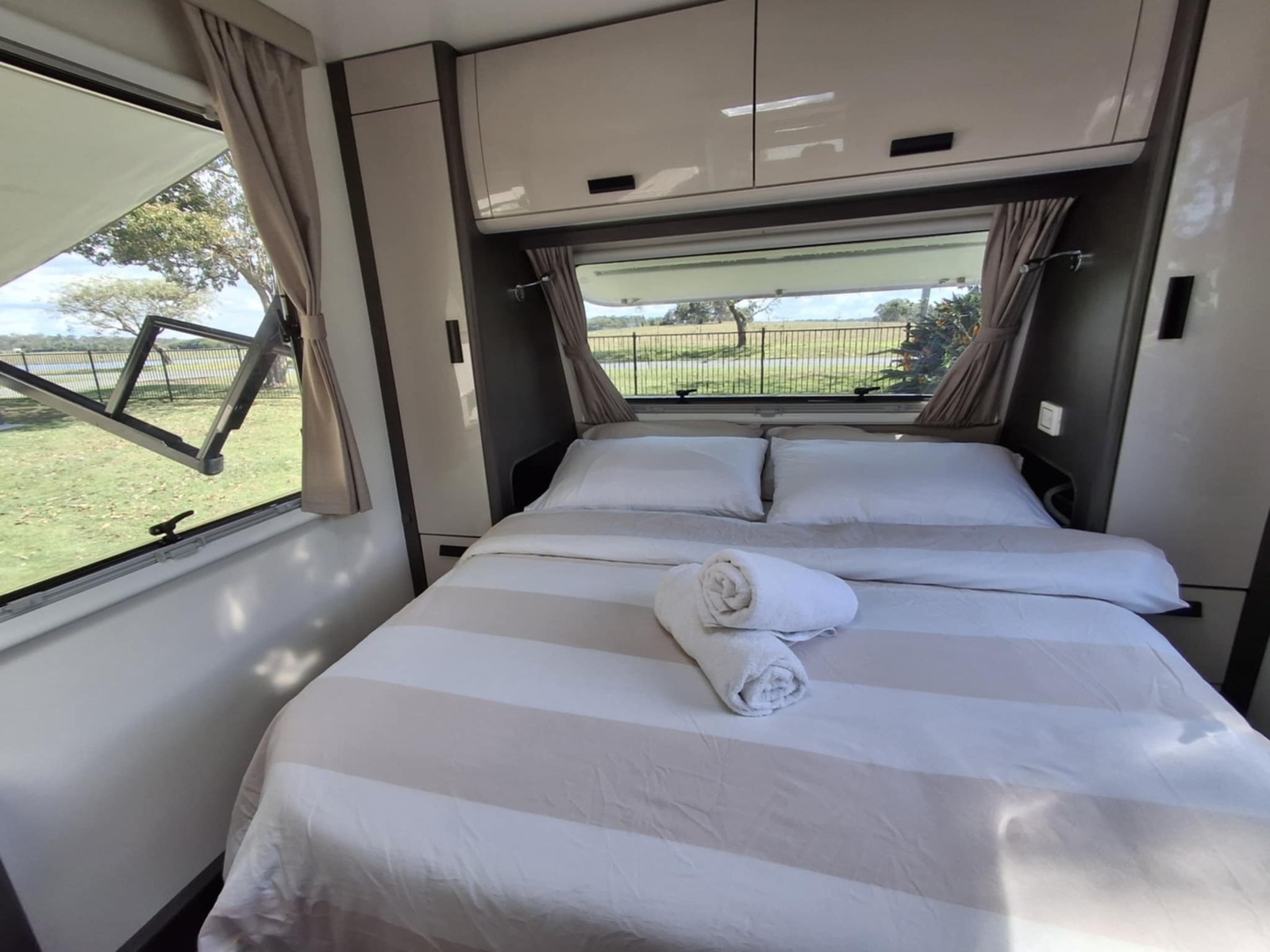 Vista Journey - Luxury van for perfect getaways photo 4